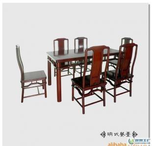 明式雅韻，紅檀生輝——探秘七件套紅木餐臺的藝術與價值